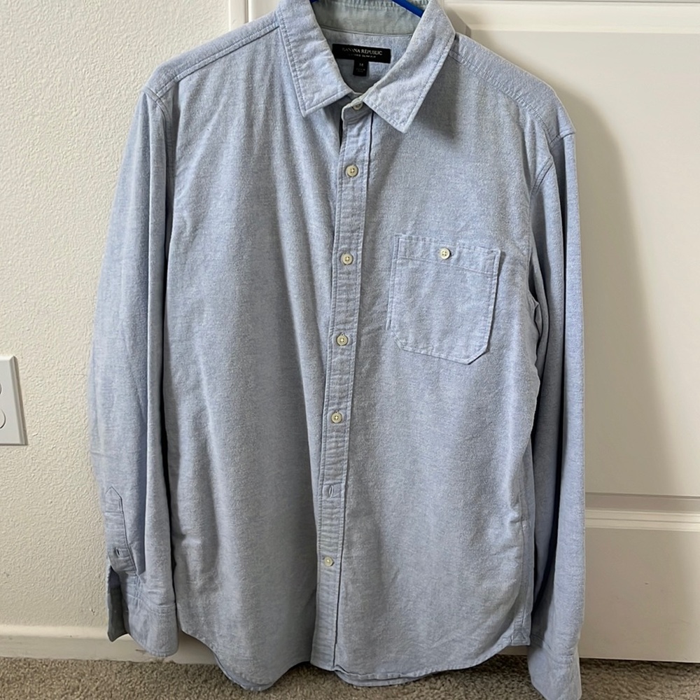 Banana Republic Men’s Medium Blue Soft Washed Slim Fit Shirt